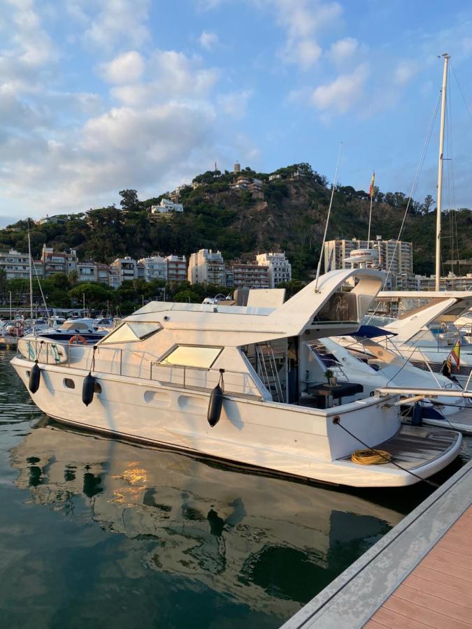 Barco Muy Romantico Con Parking! Sant Adria de Besos Exterior photo